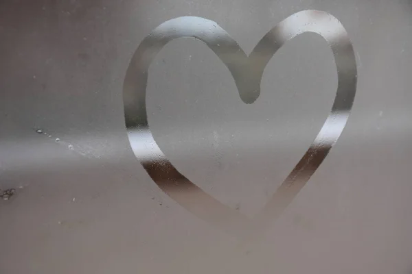 Close Shot Drawn Heart Sign Foggy Glass — стоковое фото