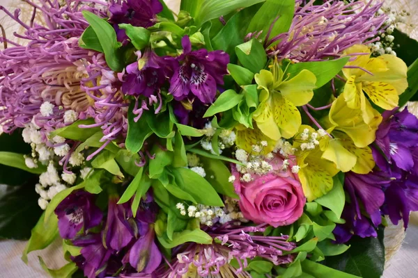 Beautiful Bouquet Flowers Holiday — Stock Photo, Image