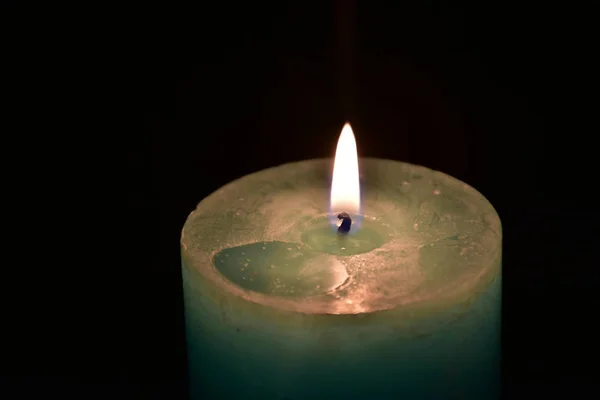 Vela Encendedor Sobre Fondo Negro — Foto de Stock