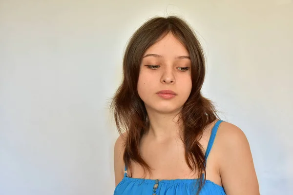 Retrato Una Chica Sobre Fondo Blanco —  Fotos de Stock