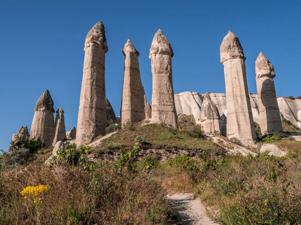 Уникальные известняковые скалы, Долина Любви в Каппечии, Турция
