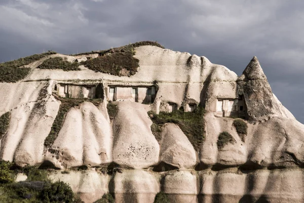 Cave house of Fairy Chimneys rocks mushroom in Pasabag, Monks Valley, Cappadocia, Turkey. — Stock Photo, Image