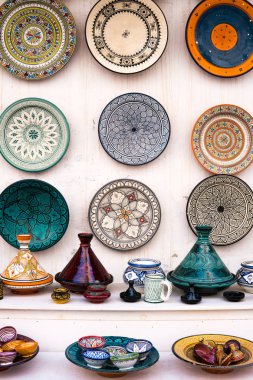 Satılık Essaouira, Fas bir dükkanda renkli yemek ve tajine Hatıra Eşyası