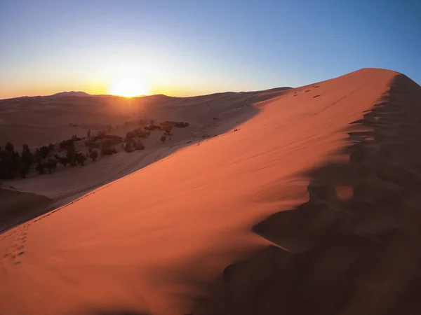 Mooie zandduinen in de Sahara woestijn — Stockfoto