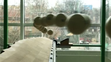 Bilardo Pills topları sarkaç etkisi asılı
