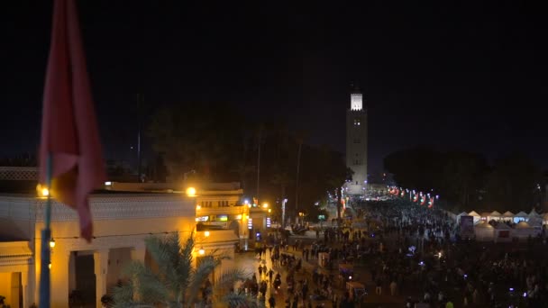 MOROCCO - MARRAKECH JAN 2019: Vista noturna de Djemaa el Fna, praça e mercado no bairro medina de Marraquexe — Vídeo de Stock