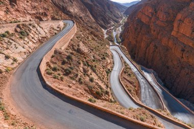 Yüksek Atlas, Fas Gorges Dades Pitoresk Serpentine dağ yolu
