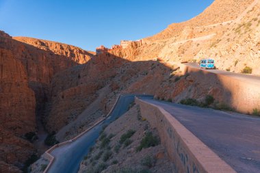 Yüksek Atlas, Fas Gorges Dades Pitoresk Serpentine dağ yolu