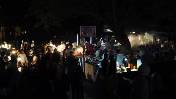 2013 년 1 월 1 일에 확인 함 . ZANZIBAR - JANUARY 2020: A Forodhani Night Street Market on the Stone Town Promenade Embarkment — 비디오