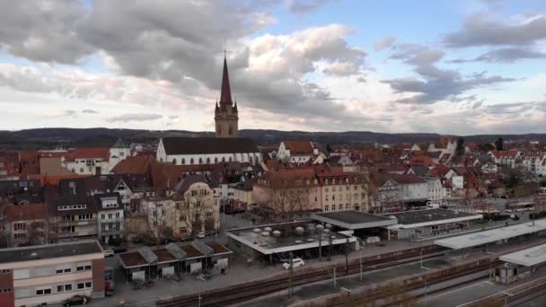 Foto aérea de Radolfzell Ciudad del sur de Alemania Cerca de la frontera con Suiza en la costa de Bodensee, el lago Konstanz Constanza — Vídeos de Stock