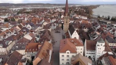 Radolfzell Güney Almanya 'nın Bodensee kıyısındaki İsviçre sınırı yakınlarındaki Konstanz Gölü' nün hava görüntüsü.