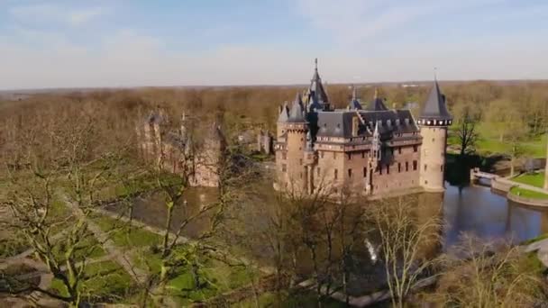 네덜란드의 드하아 르성이 내려다 보이는 공중 플라이 비 — 비디오