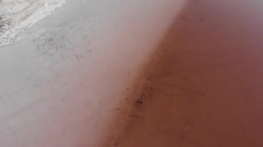 Ukrayna 'daki Kızıl Göl' ün Havadan Görünümü: Odessa, Kuyalnik liman kırmızısı.