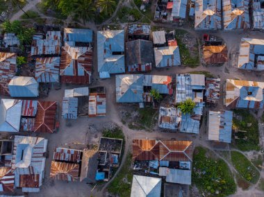 Paje köyü, Zanzibar, Tanzanya, Afrika 'daki Kentsel Yoksulluk Evleri' nin hava manzarası