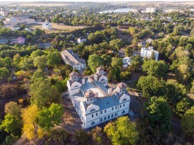Korsun-Shevchenkivsky 'nin Hava Çekimi Tarihi ve Kültürel Rezerv. Lopukhins-Demidovs Sarayı, Ukrayna, Kyiv oblast