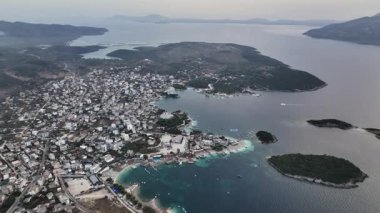 Arnavutluk 'ta Ksamil' in hava durumu bulutlu. Yüksek kalite 4k görüntü