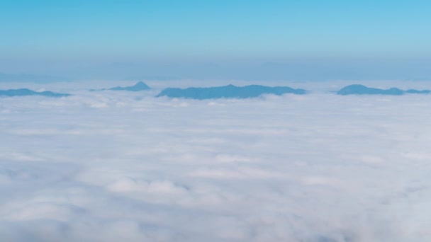 Brouillard Temporel Déplace Long Des Montagnes Matin Lumière Soleil Hiver — Video