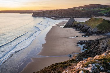 Günbatımında Rhossili Körfezi, Gower Yarımadası Sahili, Swansea, Galler, Birleşik Krallık, Avrupa