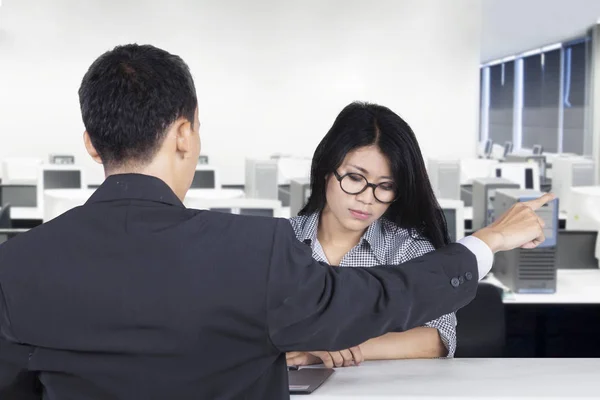 Picture Angry Male Manager Expelling His Employee While Pointing Out — Stock Photo, Image
