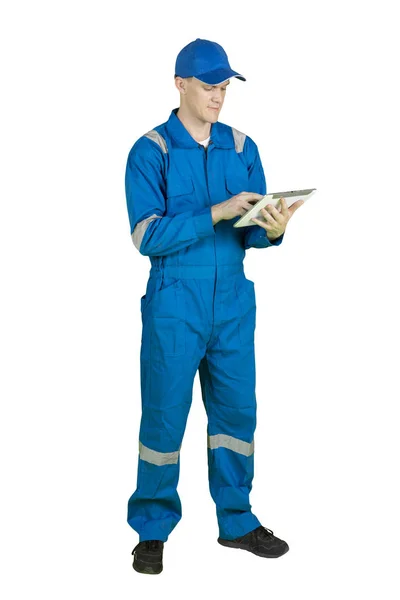 Comprimento Total Mecânico Masculino Caucasiano Usando Tablet Digital Estúdio Isolado — Fotografia de Stock