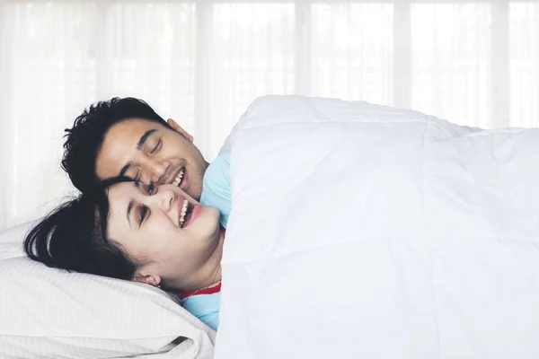 Picture Asian Couple Laughing Together While Lying Bed Shot Bedroom — Stock Photo, Image