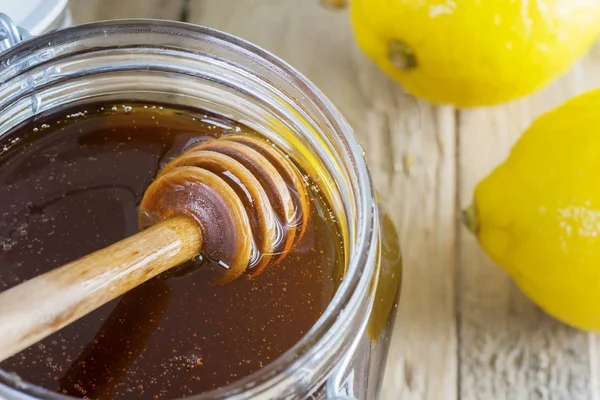 Gros Plan Miel Dans Bocal Avec Trempette Miel Citrons Frais — Photo