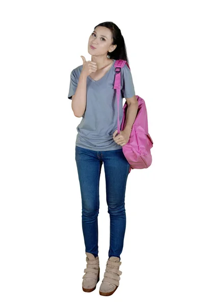 Pełnej Długości Piękny Kobiet Student Torbę Pokazując Jej Kciuk Izolowana — Zdjęcie stockowe