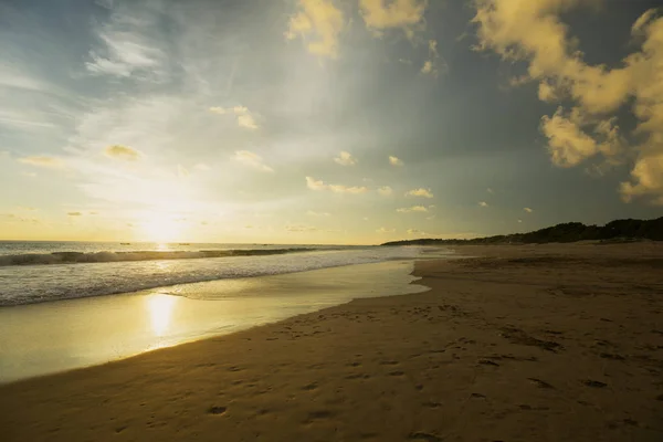 Vacker Pangumbahan Strand Natur Vid Gryningen Tid Ujung Genteng Sukabumi — Stockfoto