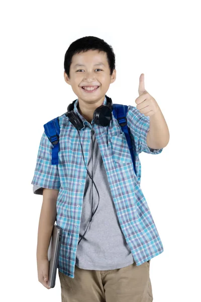 Yakışıklı Bir Genç Öğrenci Bir Dizüstü Bilgisayar Üzerinde Beyaz Arka — Stok fotoğraf