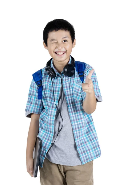 Πορτρέτο Ενός Φοιτητή Preteen Αγόρι Που Μεταφέρουν Ένα Laptop Ενώ — Φωτογραφία Αρχείου
