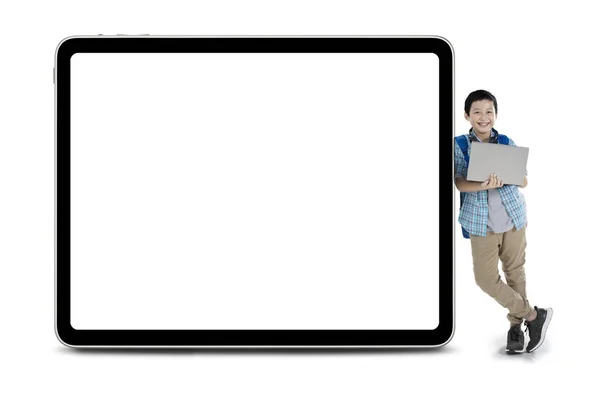 Picture Preteen Boy Student Using Laptop While Leaning Blank Whiteboard — Stock Photo, Image