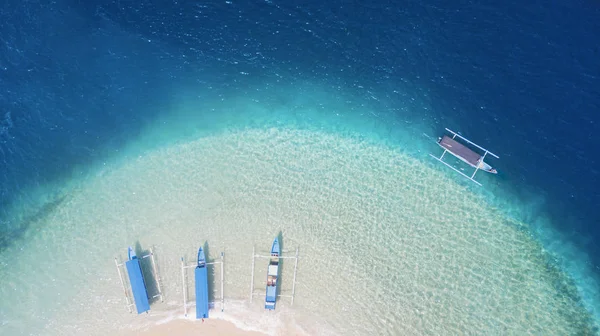 Paisaje Aéreo Hermosa Isla Gili Kedis Con Agua Turquesa Embarcaciones — Foto de Stock