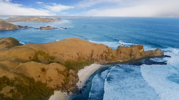 Hermoso Paisaje Aéreo Costa Con Olas Espumosas Merese Hill Lombok —  Fotos de Stock