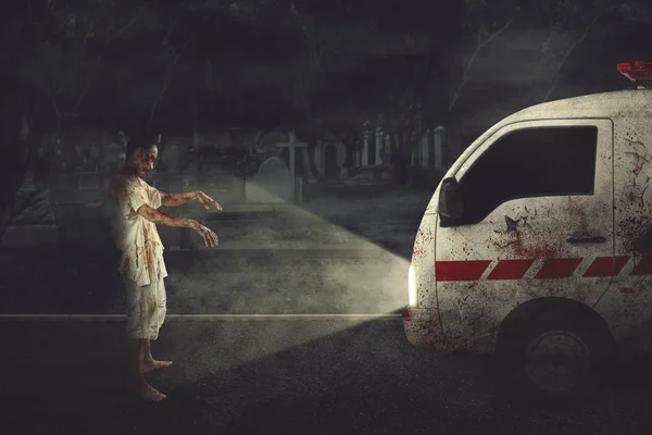 Halloween Korku Kavramı Bir Ambulans Araba Mezarda Saldıran Bir Tüyler — Stok fotoğraf