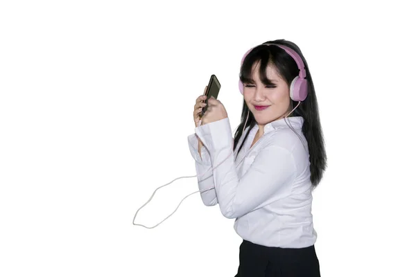 Pretty Asian Businesswoman Listening Music Mobile Phone While Dancing Studio — Stock Photo, Image