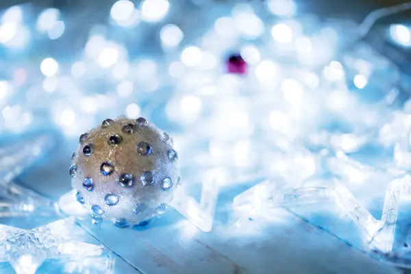 Noel Süs Masada Noel Yıldız Işıkları Ile Yakın Çekim — Stok fotoğraf