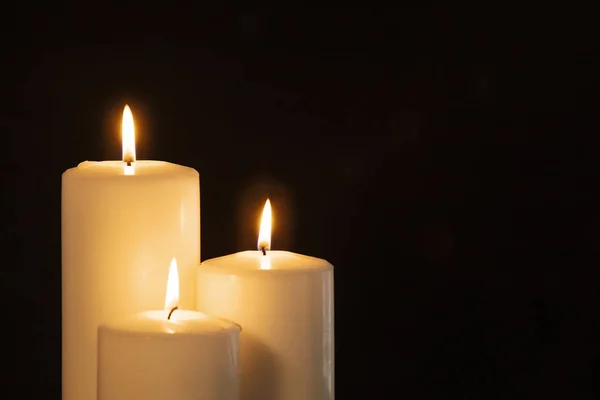 Bougies Blanches Noël Avec Espace Copie Dans Fond Sombre — Photo