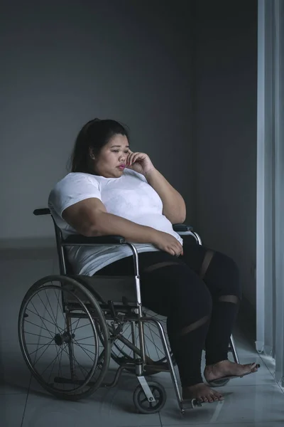 Portrait Femme Handicapée Obèse Semble Triste Tandis Que Assis Dans — Photo