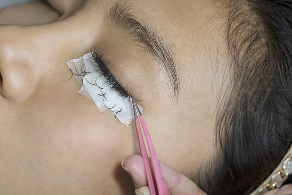 Close Young Woman Doing Eyelash Extension Treatment Beauty Salon — Stock Photo, Image