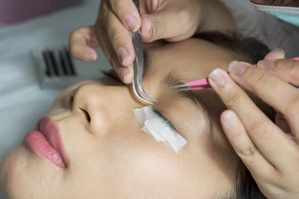 Close Young Woman Undergoing Eyelash Extensions Treatment Beauty Salon — Stock Photo, Image
