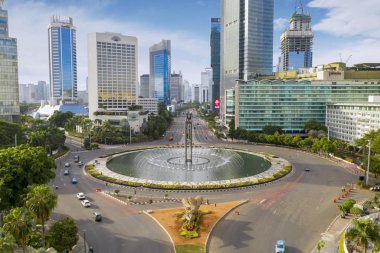Jakarta - Endonezya. 02 Ocak 2019: Güzel sahne Hotel Endonezya dolambaçlı ve Selamat Datang anıt Jakarta