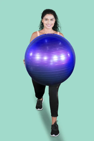 Full Length Happy Woman Doing Exercises Yoga Ball While Standing — Stock Photo, Image