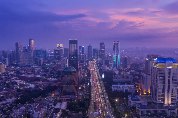 Jakarta Indonézia Január 2019 Jakarta Városkép Mozgalmas Forgalom Felhőkarcolók Esti — Stock Fotó