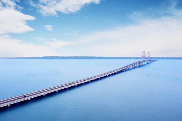 Luchtfoto Van Mooie Suramadu Brug Madura Zeestraat Oost Java Indonesië — Stockfoto