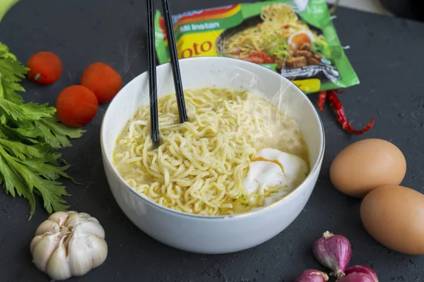 Jakarta Indonesien Januari 2019 Närbild Kokt Instant Noodle Blandat Med — Stockfoto