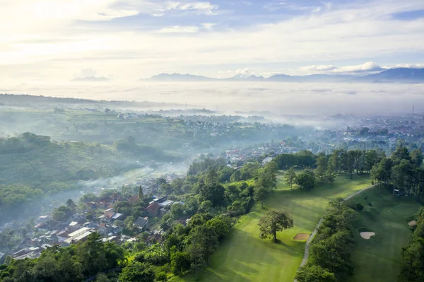 Puslu Bandung Cityscape Kalabalık Golf Sahası West Java Endonezya Ile — Stok fotoğraf