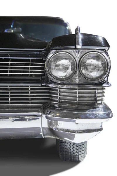 Закрыть Классический Черный Автомобиль Красивыми Фарами Изолированными Белом Фоне — стоковое фото