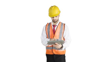 Genç foreman dijital tablet studio kullanır.