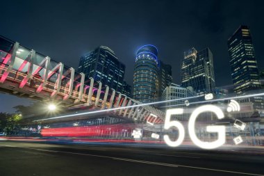 5g sembolü gece yolda hız