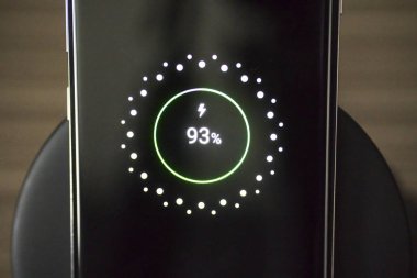 Kablosuz sistem ile cep telefonu şarj